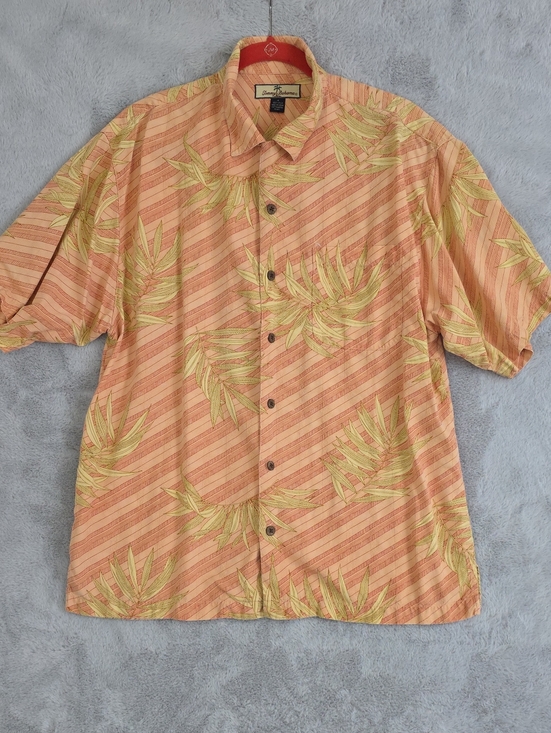 Tommy Bahama Other - Tommy Bahama 100% Silk Hawaiian Camp Shirt Men's Medium Peach Palm Leaf Tropical